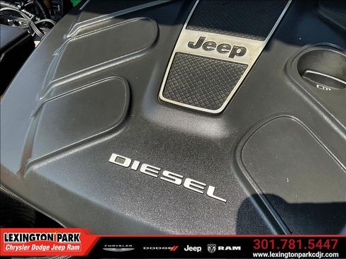Used 2015 Jeep Grand Cherokee Limited AWD/4WD image 30