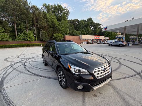 Used 2017 Subaru Outback 3.6R Limited AWD/4WD image 29