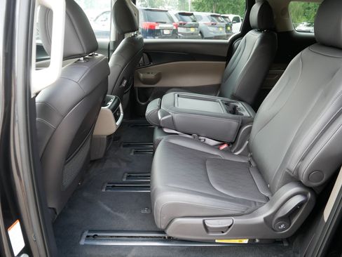 Certified 2026 Kia Carnival FWD image 36