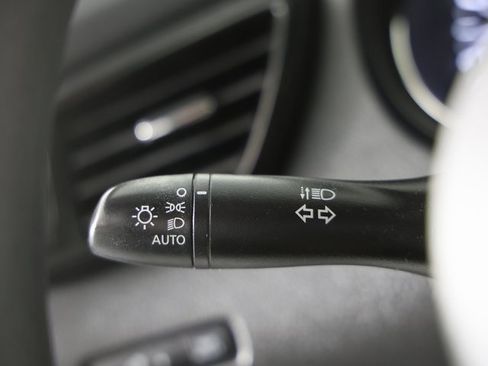 Used 2021 Nissan Rogue Sport S image 22