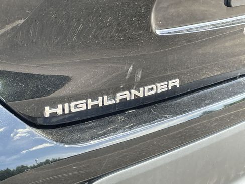 Used 2021 Toyota Highlander L AWD/4WD image 36