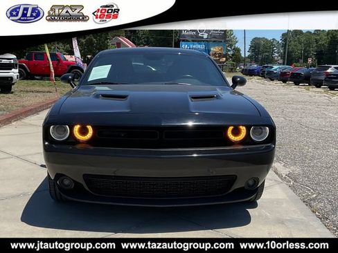 Used 2020 Dodge Challenger SXT w/ Blacktop Package RWD image 2