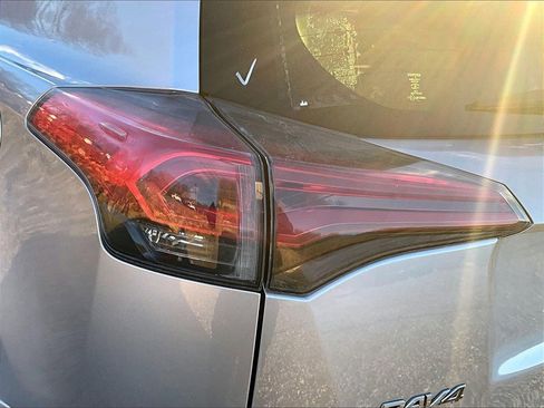 Used 2016 Toyota RAV4 Limited image 26