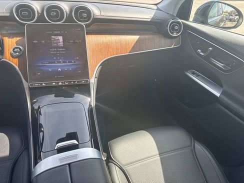 Used 2024 Mercedes-Benz GLC 300 image 19