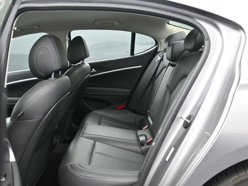 Used 2025 Genesis G70 2.5T image 16