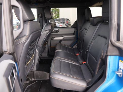 Used 2023 Ford Bronco Badlands w/ Sasquatch Package AWD/4WD image 9