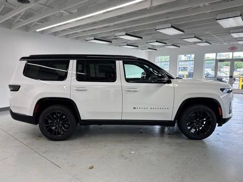 New 2026 Jeep Grand Wagoneer Summit AWD/4WD image 9