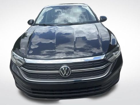 Used 2022 Volkswagen Jetta SE FWD image 2