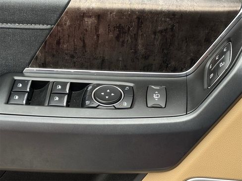 Used 2023 Ford F350 Lariat w/ Chrome Package image 25