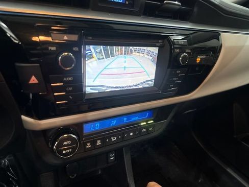 Used 2016 Toyota Corolla LE FWD image 32