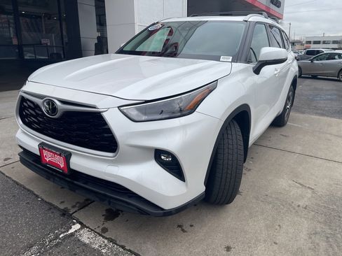 Used 2022 Toyota Highlander XLE image 61