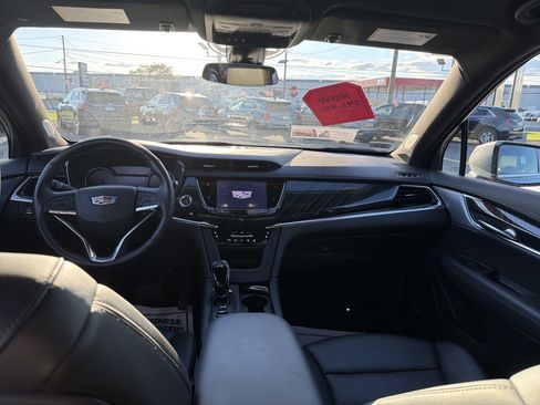 Used 2025 Cadillac XT6 Premium Luxury image 28