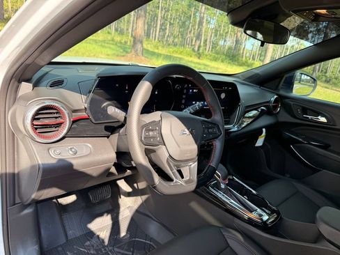 New 2026 Chevrolet Trax RS w/ Sunroof Package FWD image 14