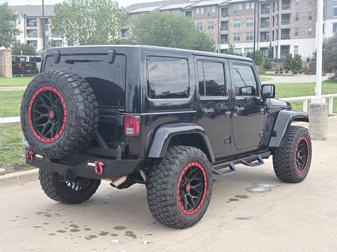 Used 2015 Jeep Wrangler Unlimited Rubicon AWD/4WD image 4