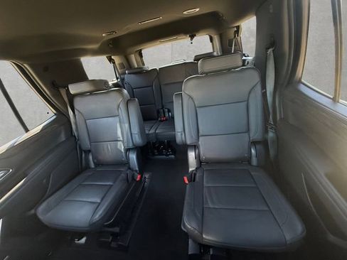 Used 2022 Chevrolet Tahoe LT w/ Luxury Package RWD image 22