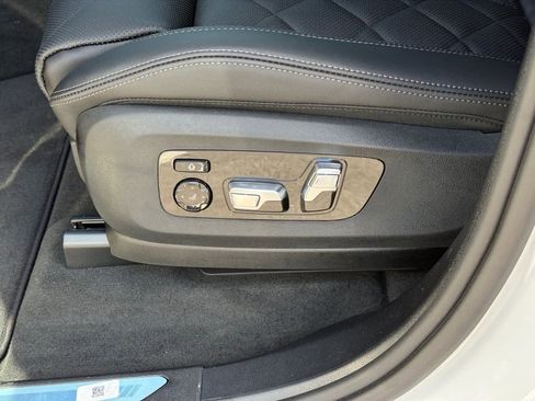 New 2026 BMW X5 xDrive40i image 11