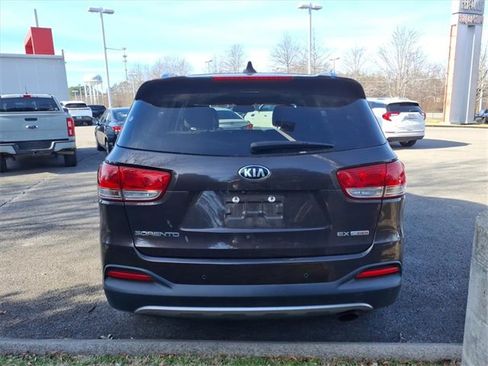 Used 2017 Kia Sorento EX w/ EX Advanced Touring Package image 3