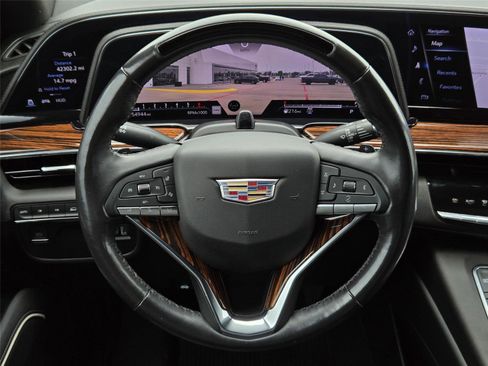 Used 2022 Cadillac Escalade Premium Luxury AWD/4WD image 15