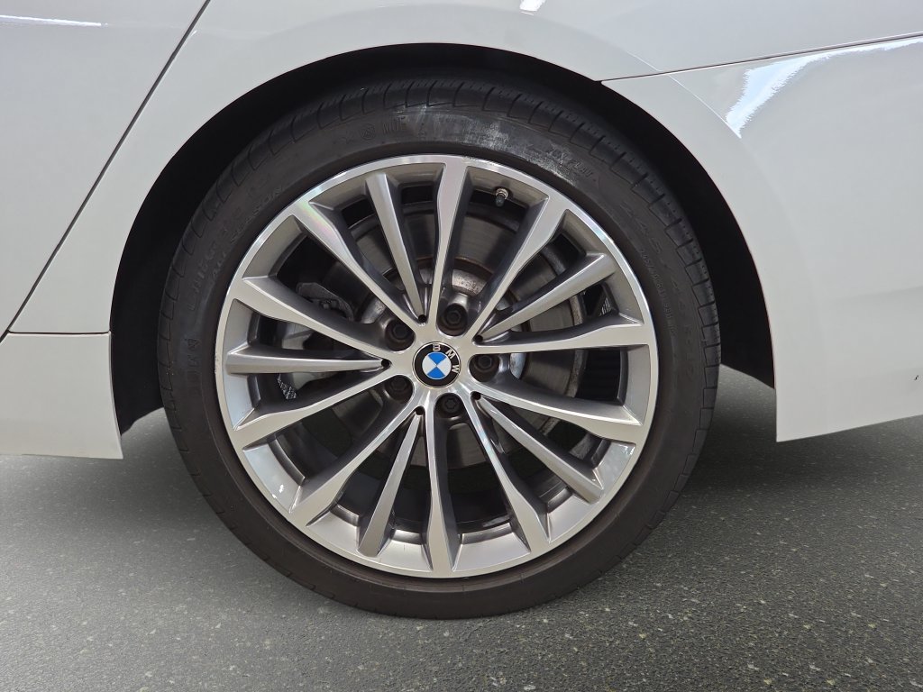 Certified 2022 BMW 530i w/ Premium Package RWD image 32