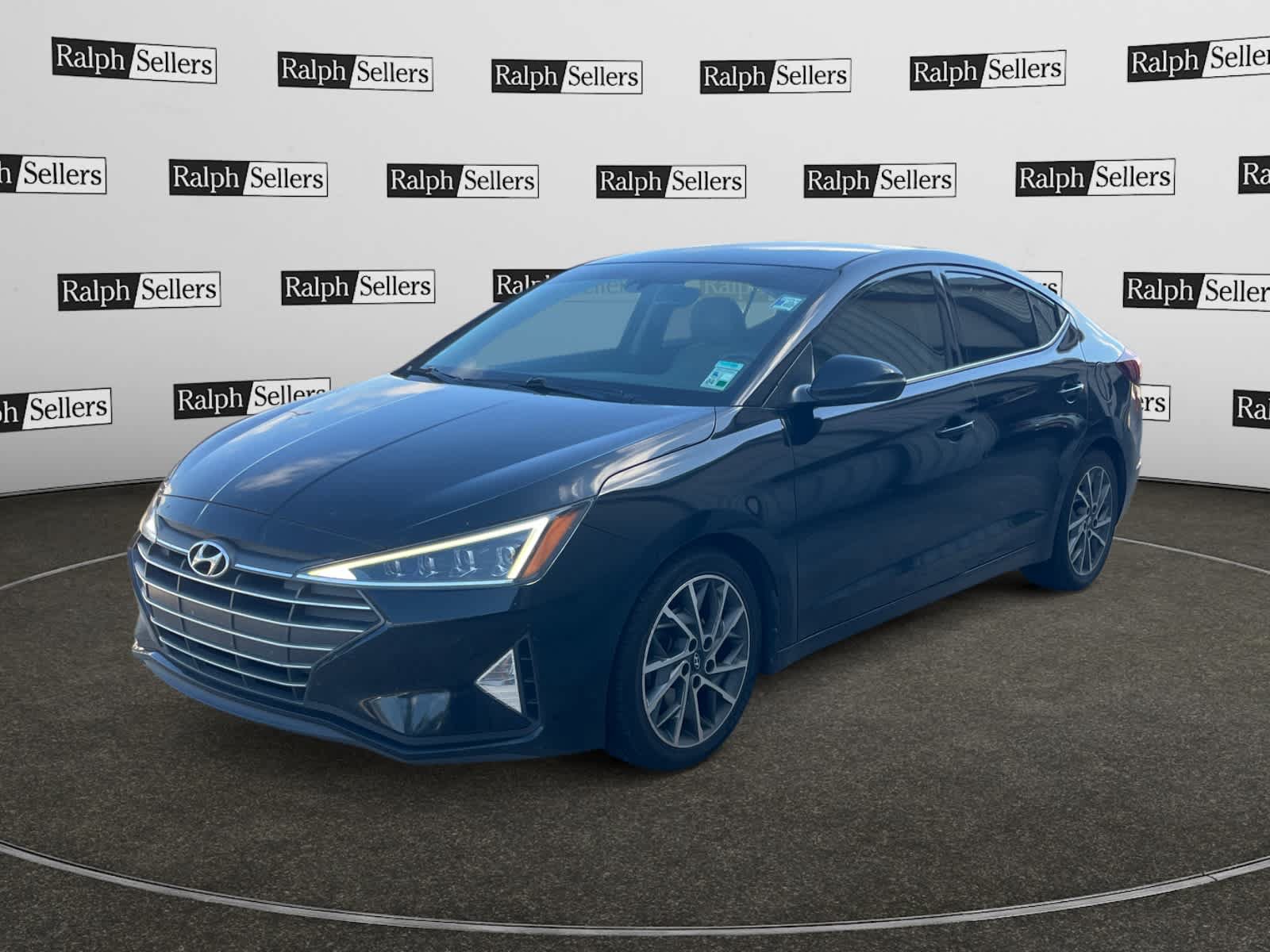 Used 2020 Hyundai Elantra Limited FWD image 2