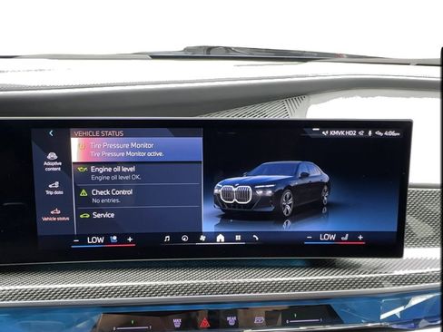 Used 2023 BMW 740i w/ Luxury Rear Seating Package RWD image 44