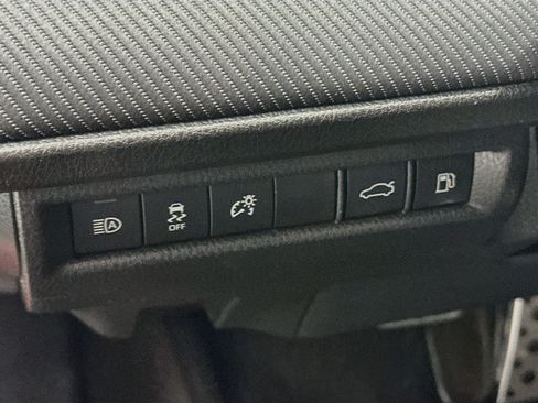 Used 2025 Toyota Camry SE FWD image 17