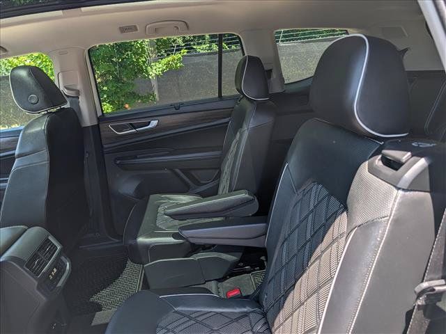 Certified 2024 Volkswagen Atlas SEL Premium R-Line AWD/4WD image 29