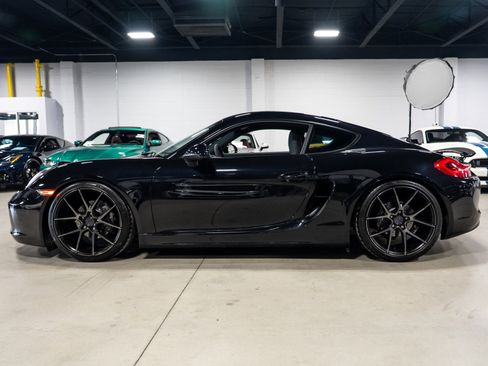 Used 2016 Porsche Cayman image 3