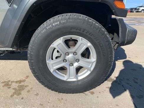 Used 2019 Jeep Wrangler Unlimited Sport S image 29