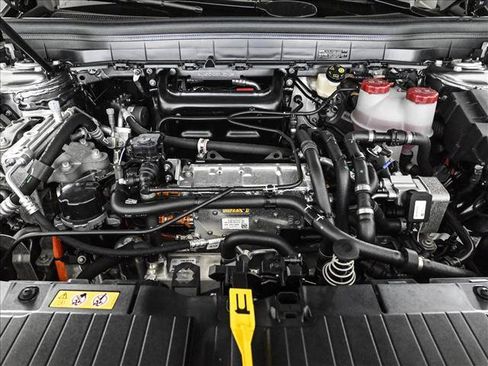 Certified 2025 Mercedes-Benz EQB 300 4MATIC w/ Driver Assistance Package image 26