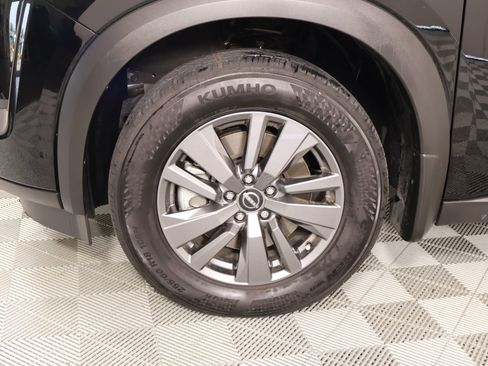 Used 2025 Nissan Pathfinder SV AWD/4WD image 18
