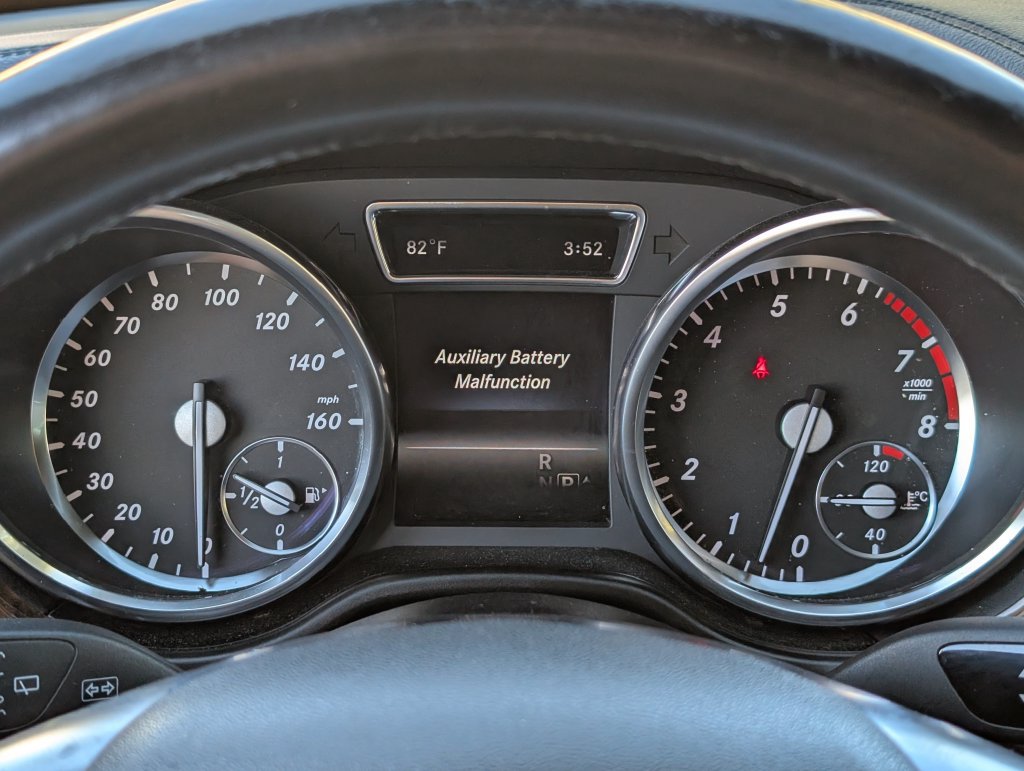 Used 2016 Mercedes-Benz GL 550 4MATIC image 14
