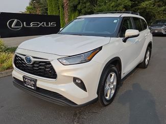 Used 2023 Toyota Highlander LE image 1