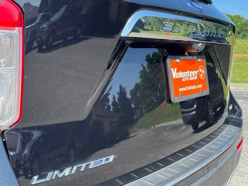 Used 2020 Ford Explorer Limited w/ Class III Trailer Tow Package RWD image 9