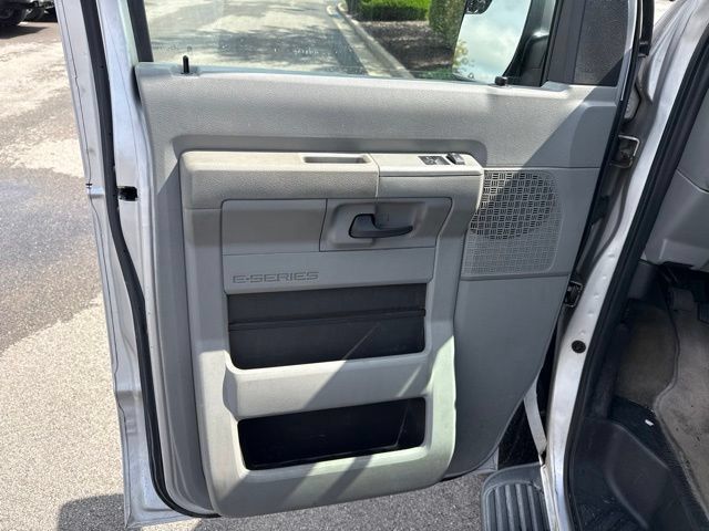 Used 2014 Ford E-350 and Econoline 350 XLT RWD image 8