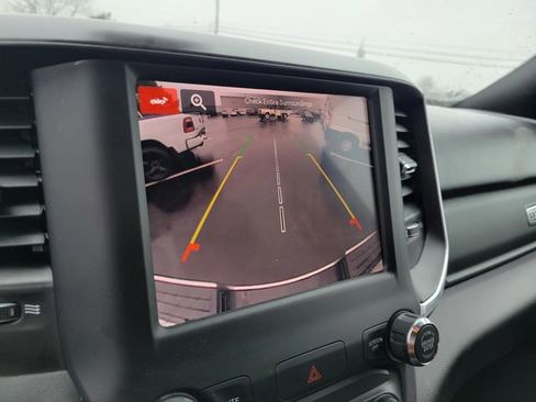 Used 2024 RAM 2500 Big Horn w/ Bed Utility Group image 6