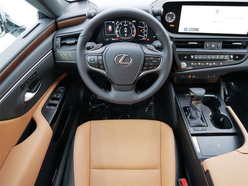 Certified 2025 Lexus ES 350 w/ Premium Package image 11