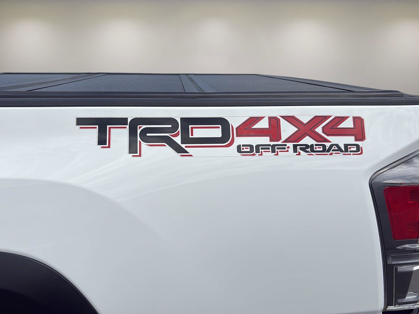 Used 2022 Toyota Tacoma TRD Off-Road AWD/4WD image 14