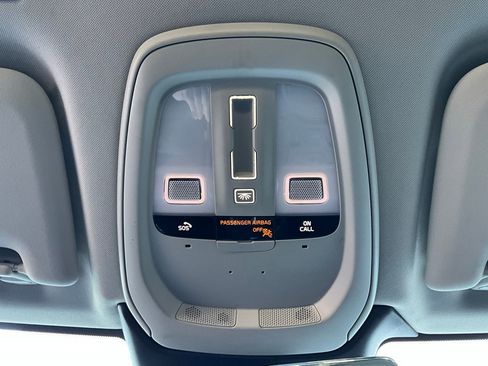 Used 2022 Volvo XC60 B5 Inscription w/ Advanced Package image 17