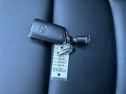 Used 2024 MAZDA MAZDA3 s image 29