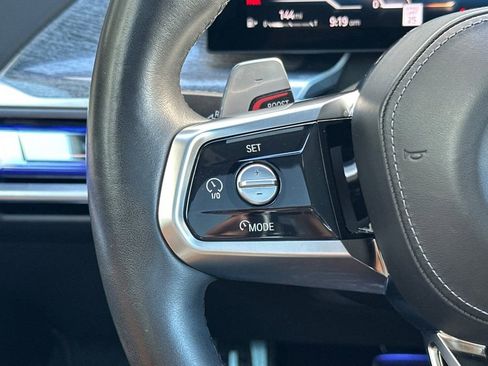 Used 2023 BMW 740i image 27