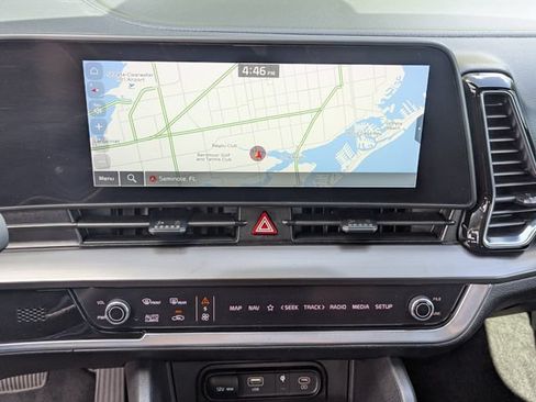 Used 2024 Kia Sportage EX FWD image 22