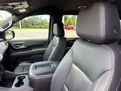 Used 2023 Chevrolet Tahoe Z71 w/ Luxury Package AWD/4WD image 19