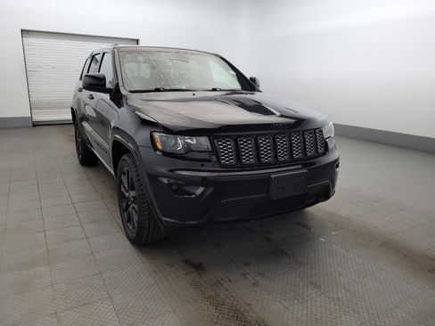 Used 2020 Jeep Grand Cherokee Altitude image 13