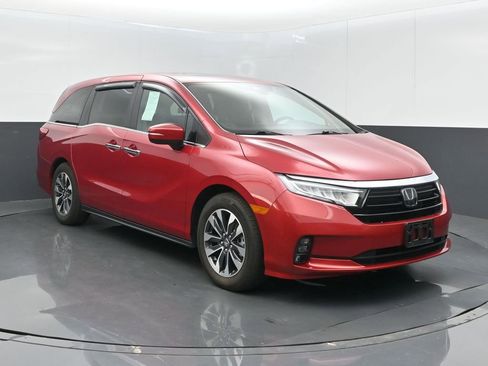 Used 2024 Honda Odyssey EX-L image 3