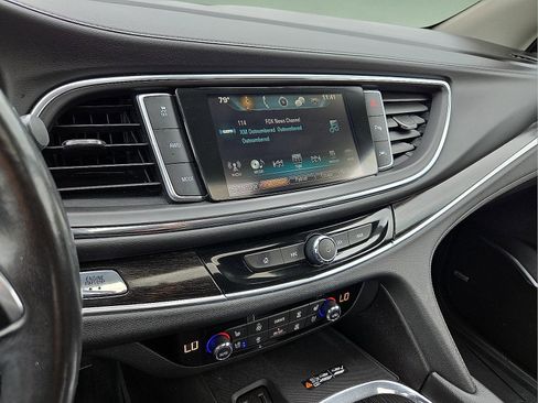 Used 2019 Buick Enclave Avenir w/ Avenir Technology Package AWD/4WD image 17