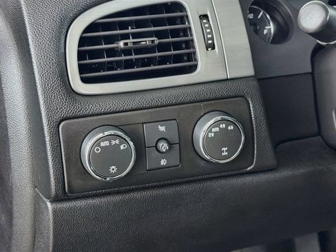 Used 2008 Chevrolet Avalanche LT w/ LT Preferred Equipment Group AWD/4WD image 11