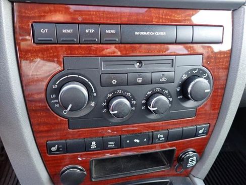 Used 2006 Jeep Grand Cherokee Limited AWD/4WD image 18