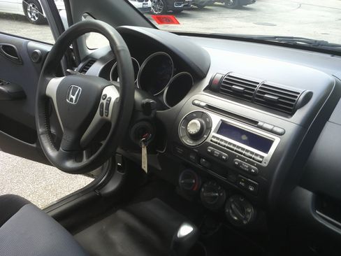 Used 2007 Honda Fit Sport image 18