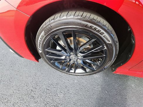 Used 2023 Toyota Camry XSE image 10